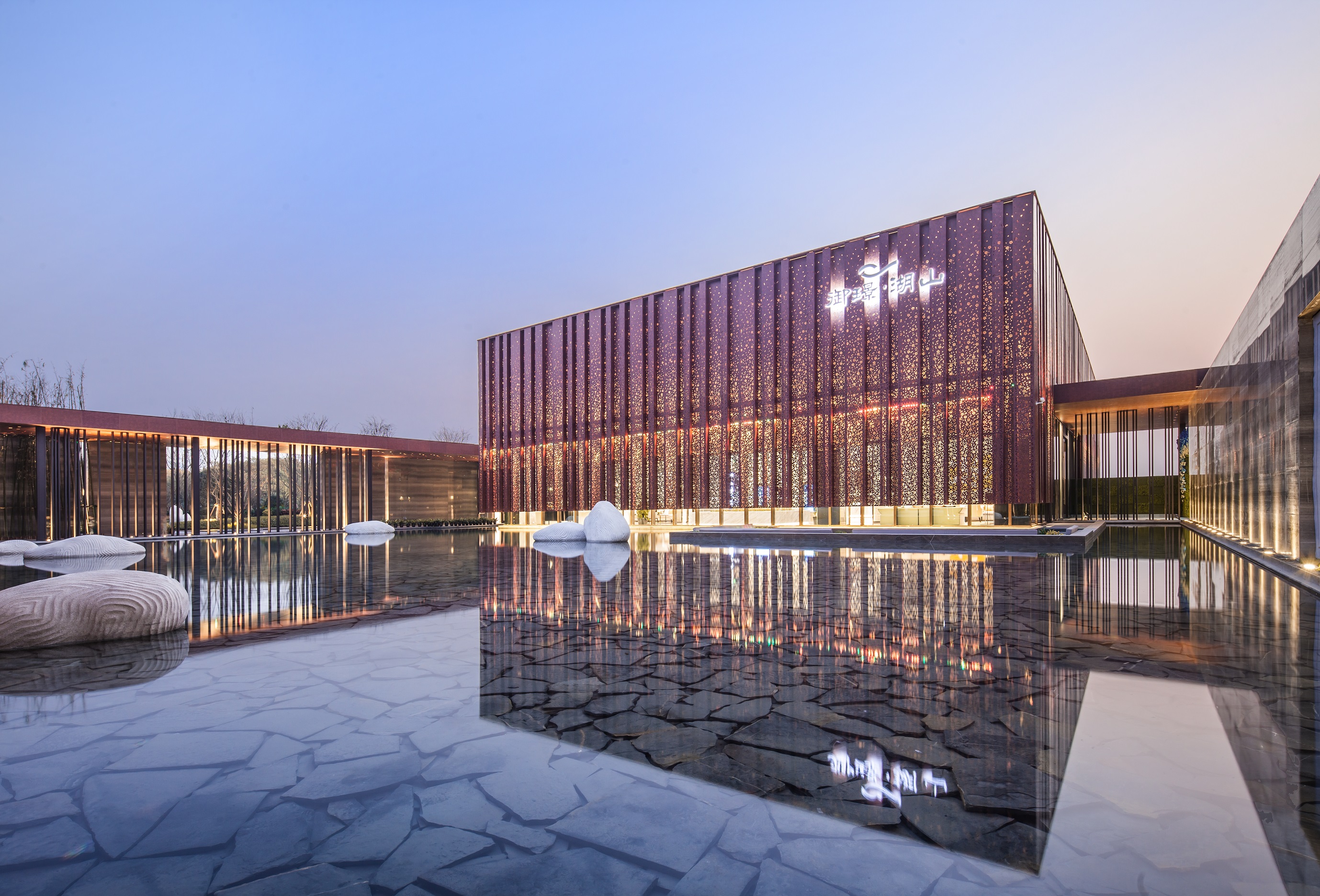 1xBet官网建筑优秀奖项目，重庆御璟·湖山展示中心